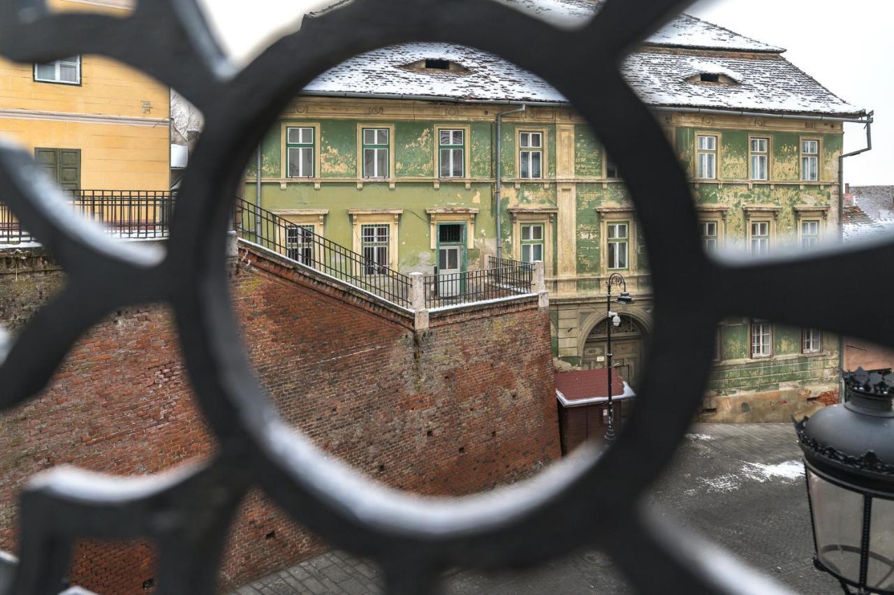 Apartment Bridge Queen Sibiu Bagian luar foto
